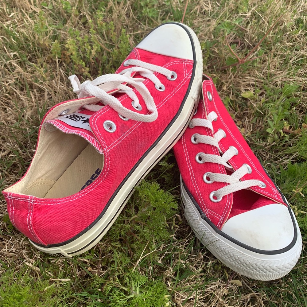 HOT PINK Converse 🔥